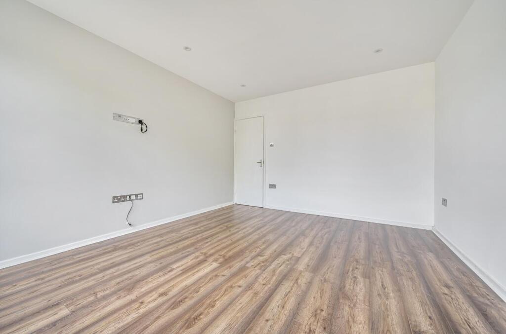 1334196-11-688cf10d7f254-ARW .jpg