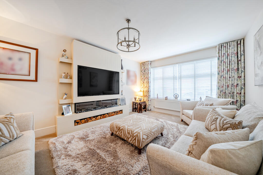 1375008-29-69089be32f9a2