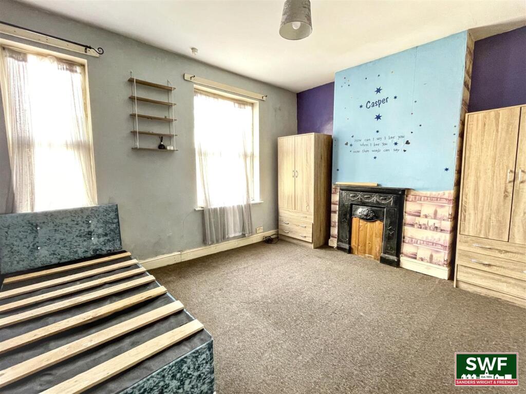 Bedroom1.jpg