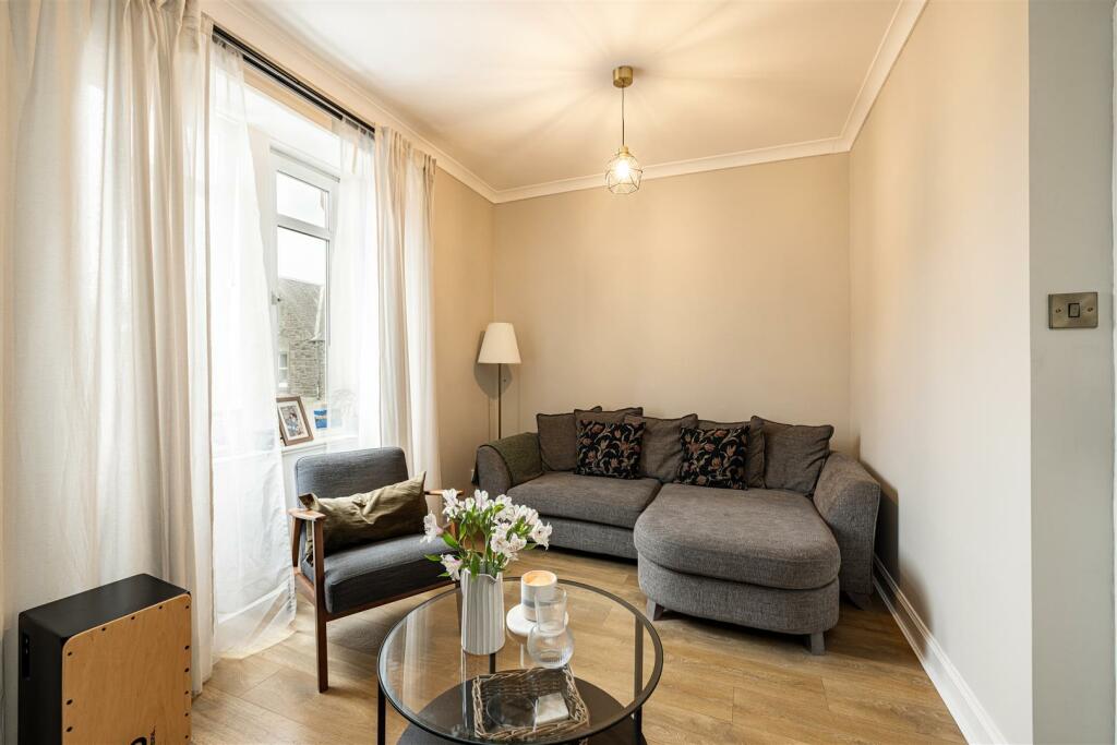 10 Roxburgh Place Galashiels 10.JPG