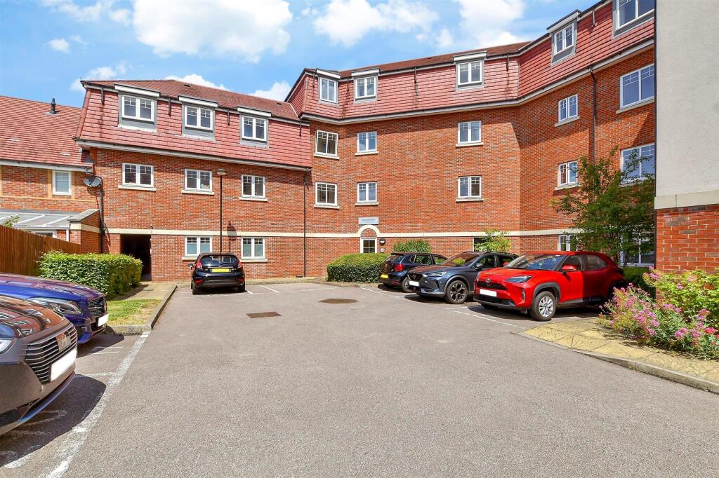 Driveway/Parking