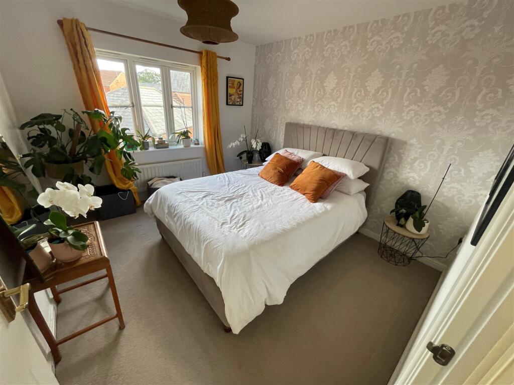 Master Bedroom.jpg