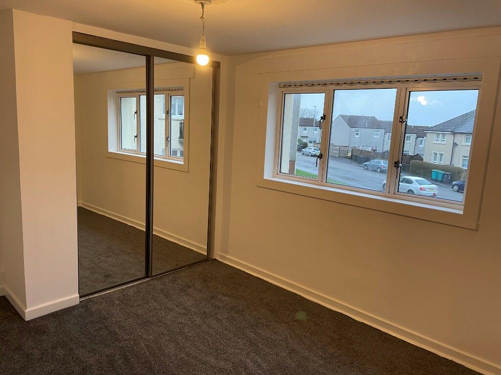 Bed 1. 3.9m x 3.1m