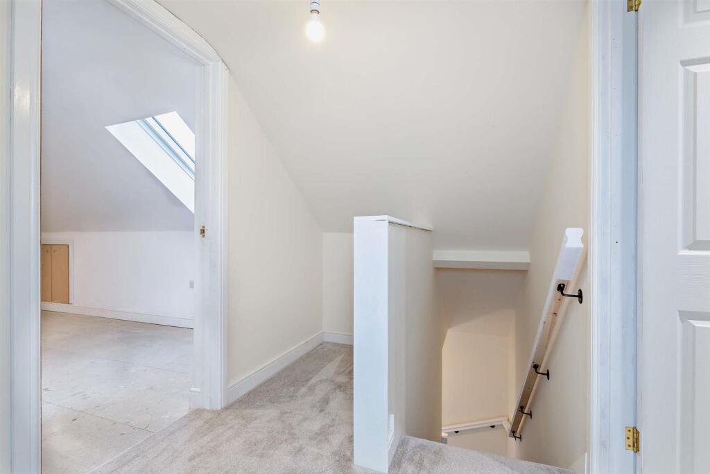 8675088-interior03-800.jpg