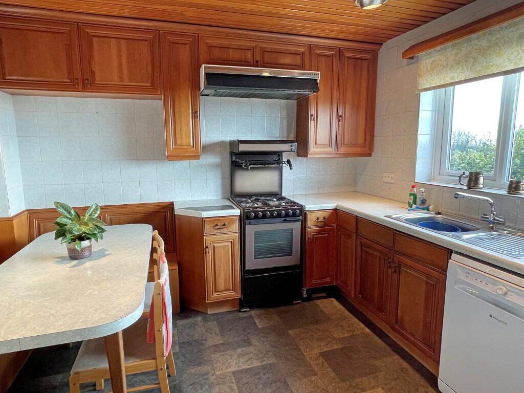 Kit/Breakfast Room