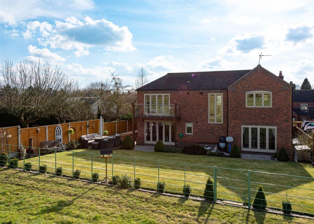 32 Post Office Road-rear2.jpg