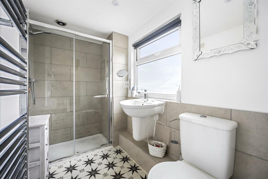 En-suite Shower Room/WC