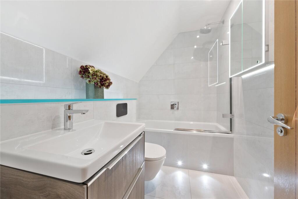 En Suite Bathroom