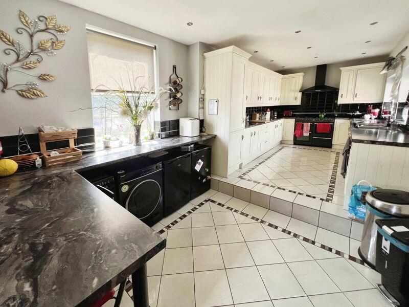 Kitchen breakfast room