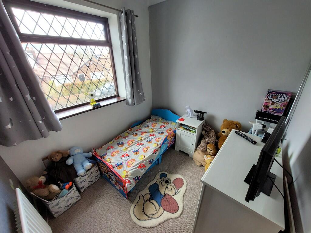 BEDROOM 4