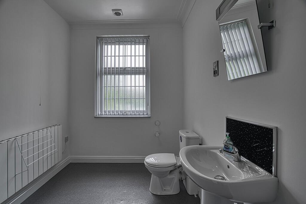 Four Communal Shower Rooms