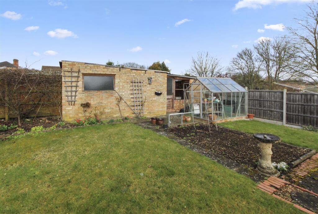 Finedon Road  (22).jpg