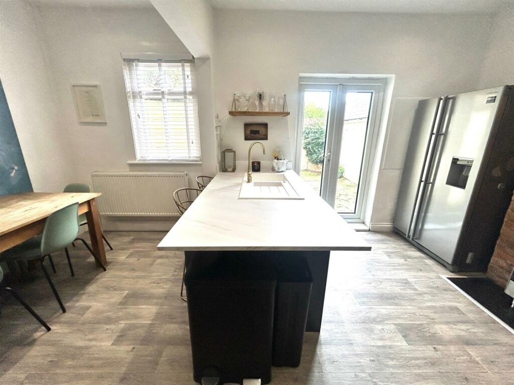 01323 438506