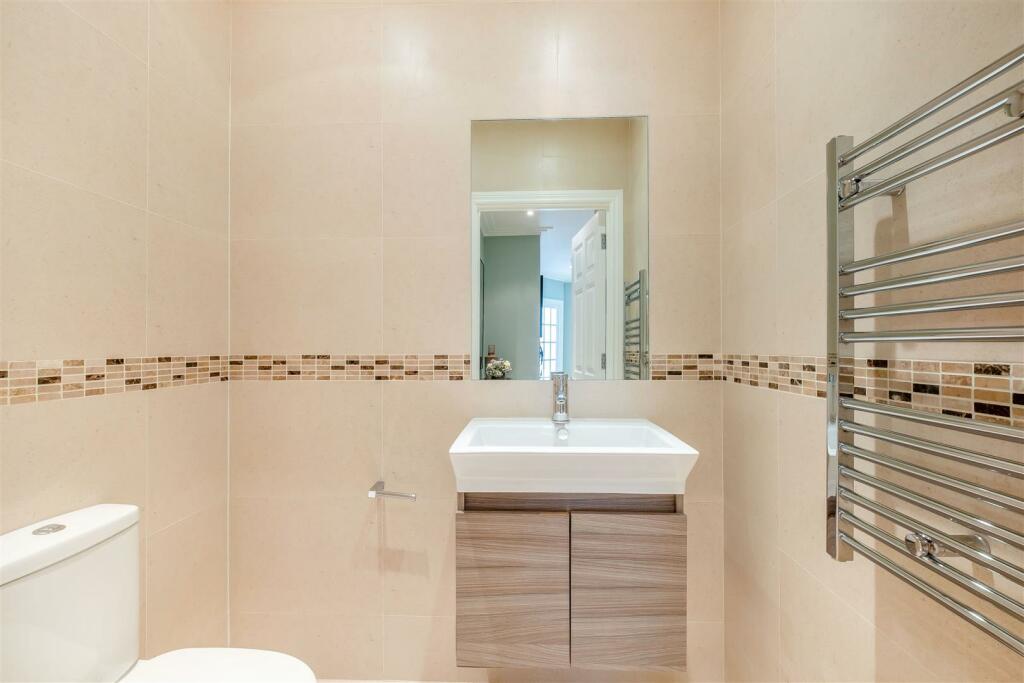 8515327-interior15.jpg