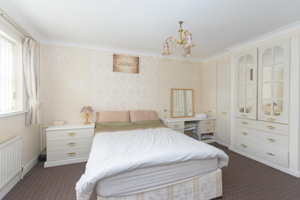 bedroom132parkwoodavenueleedsls81jw