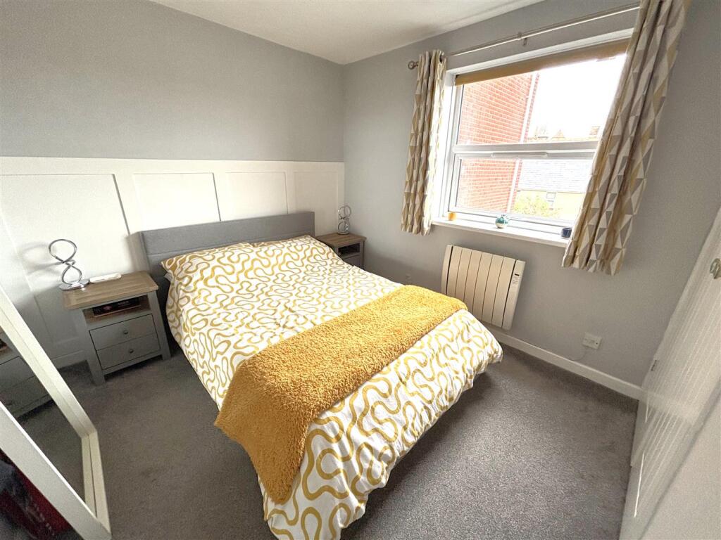 Bedroom 1.jpeg