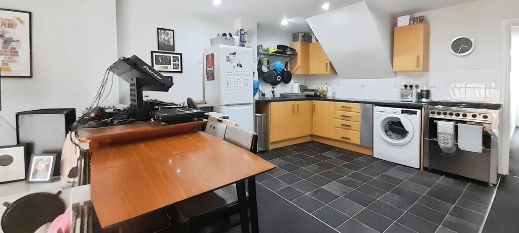 3d43e567-WhatsApp...