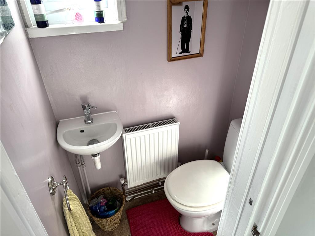 Cloakroom/wc