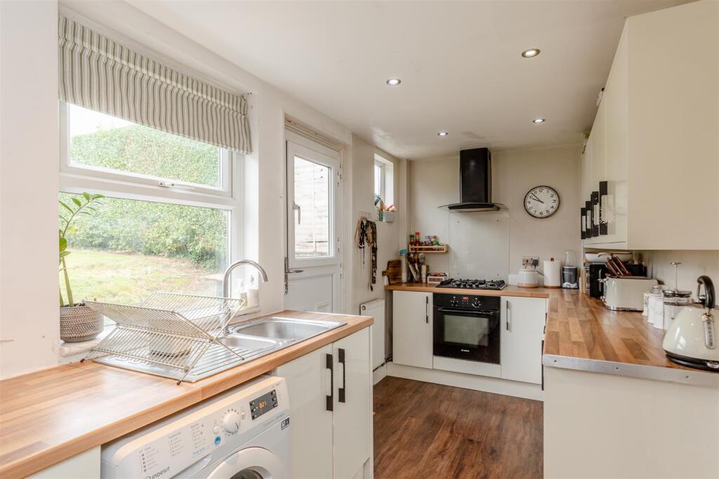 Sylvan Way Sea Mills Kitchen 4.jpg