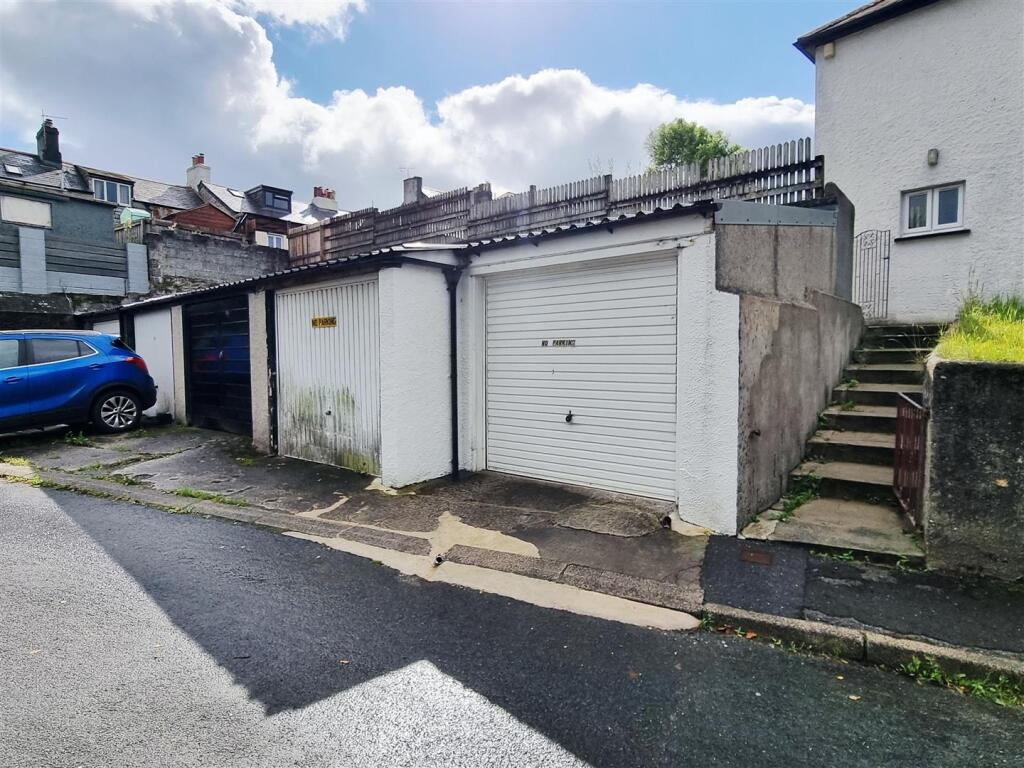 Garage.jpg