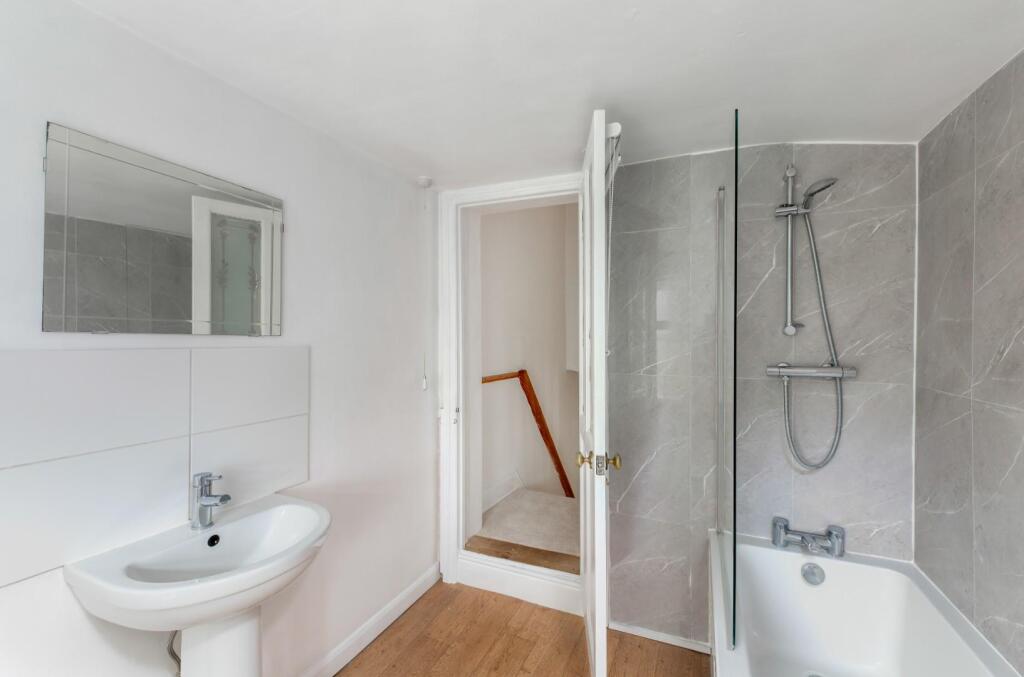 3 Claude Avenue BA2 1AE-17.jpg