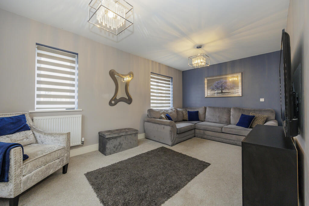 16 Vulcan park way living-01