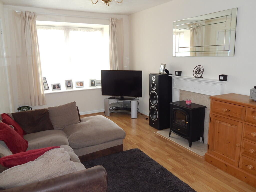 Lounge dining roo...