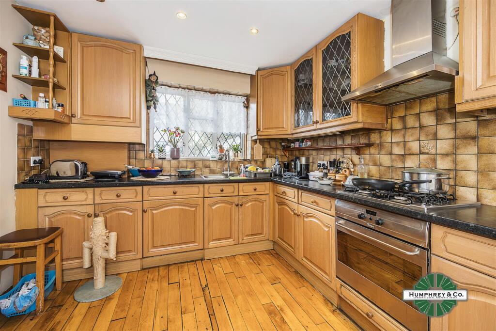 24   Manning Road -010.jpg