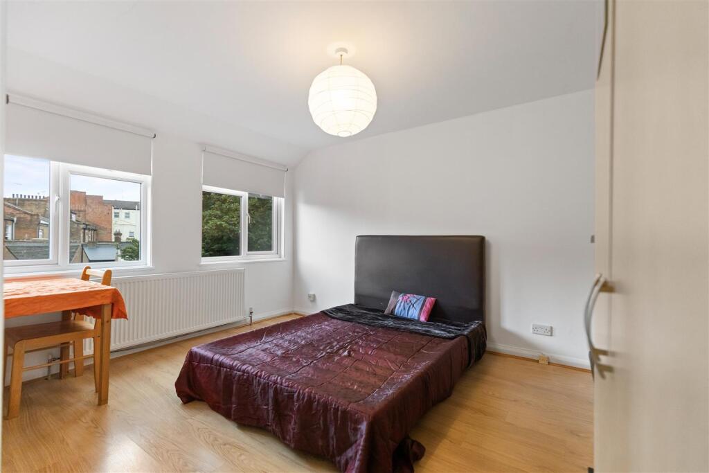 Rockhall Road, London NW2