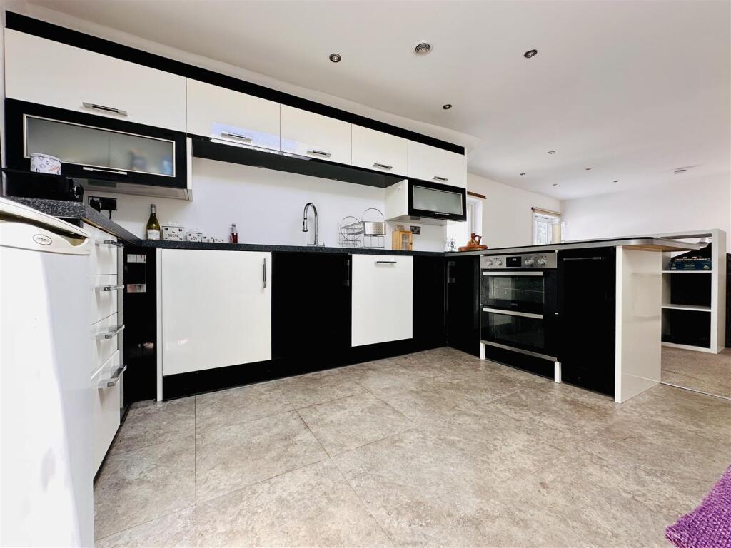 Kitchen/Family Room