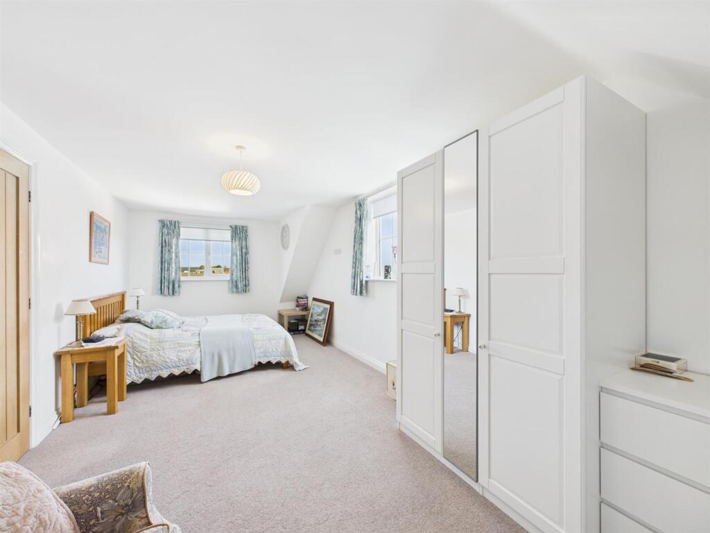 Bedroom: