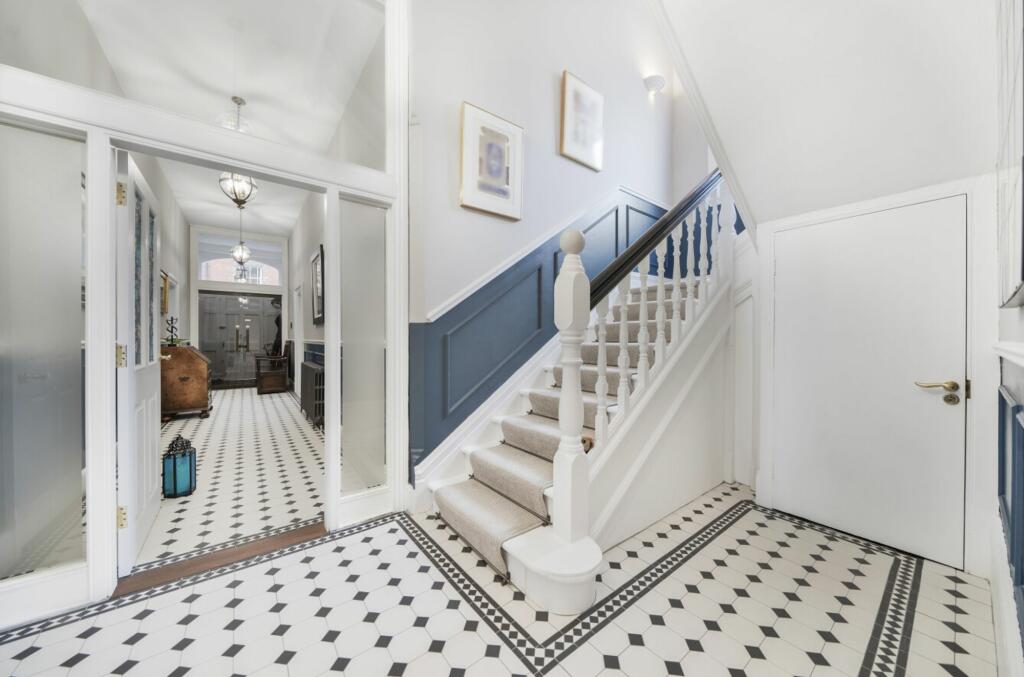 Entrance Hall (2)