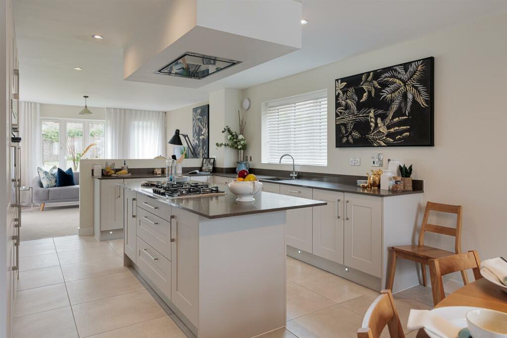 Kitchen/Dining Area