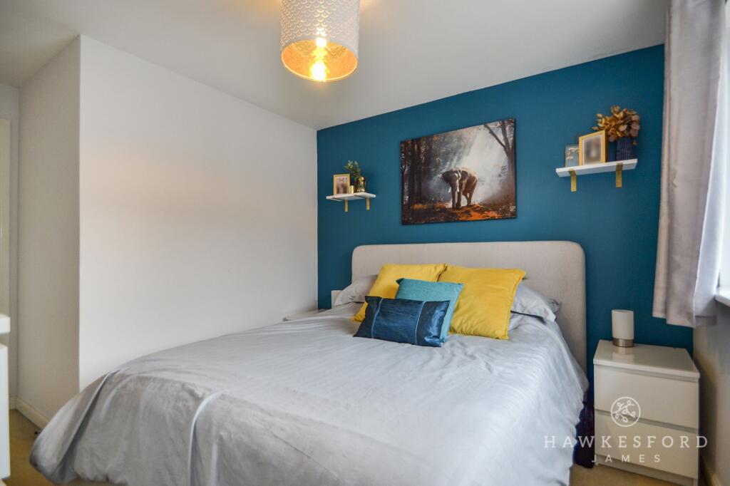 Buttercup Avenue, Minster On Sea - Bedroom 1