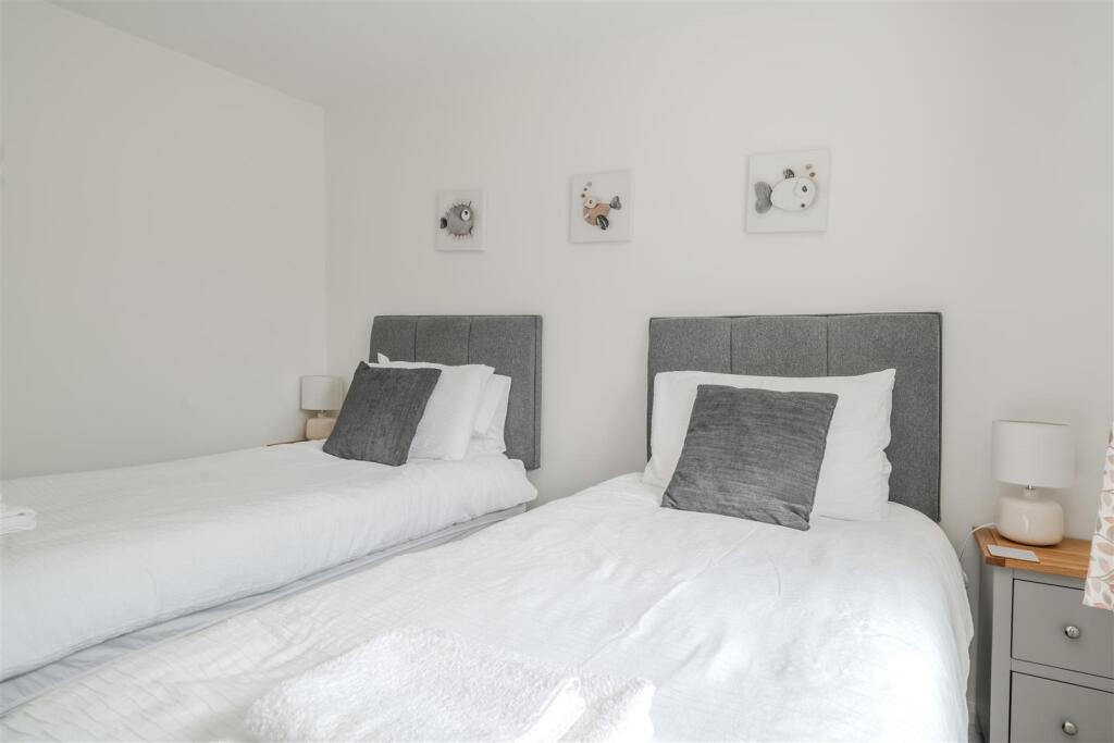 Bedroom2.jpg