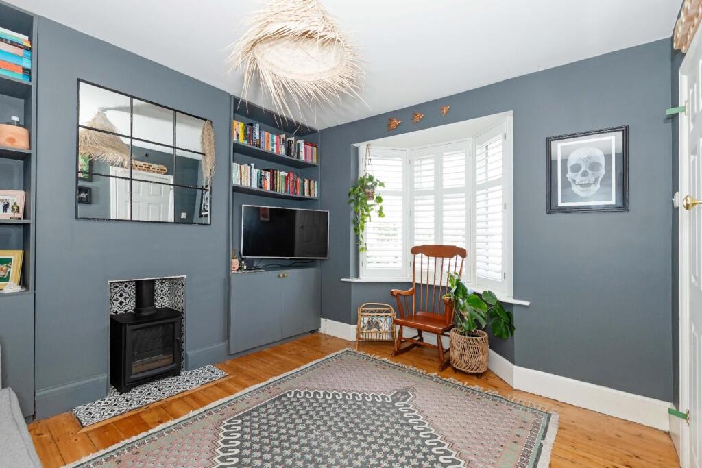 5 Myrtle Crescent_25.JPG