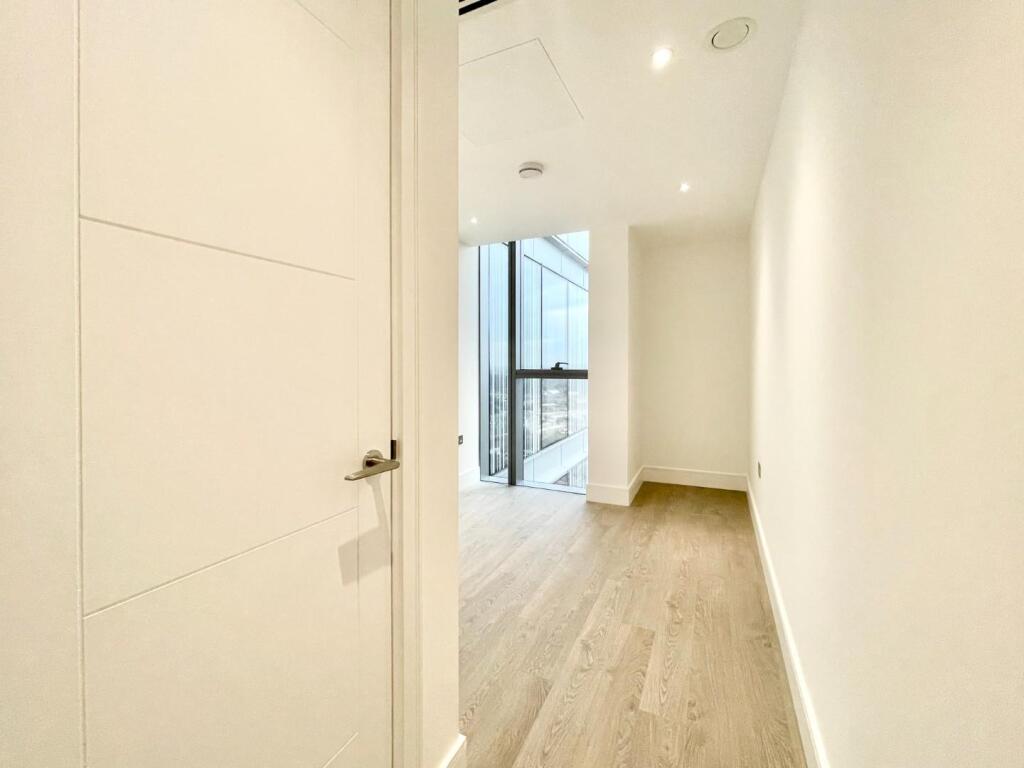 Hallway.JPG