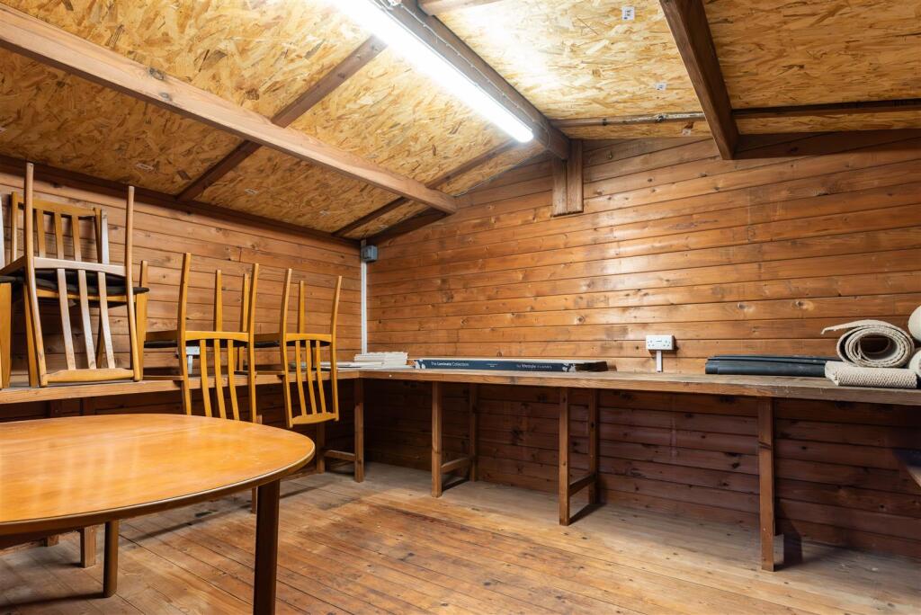 Hall Farm Close, Castle Donington, Derby