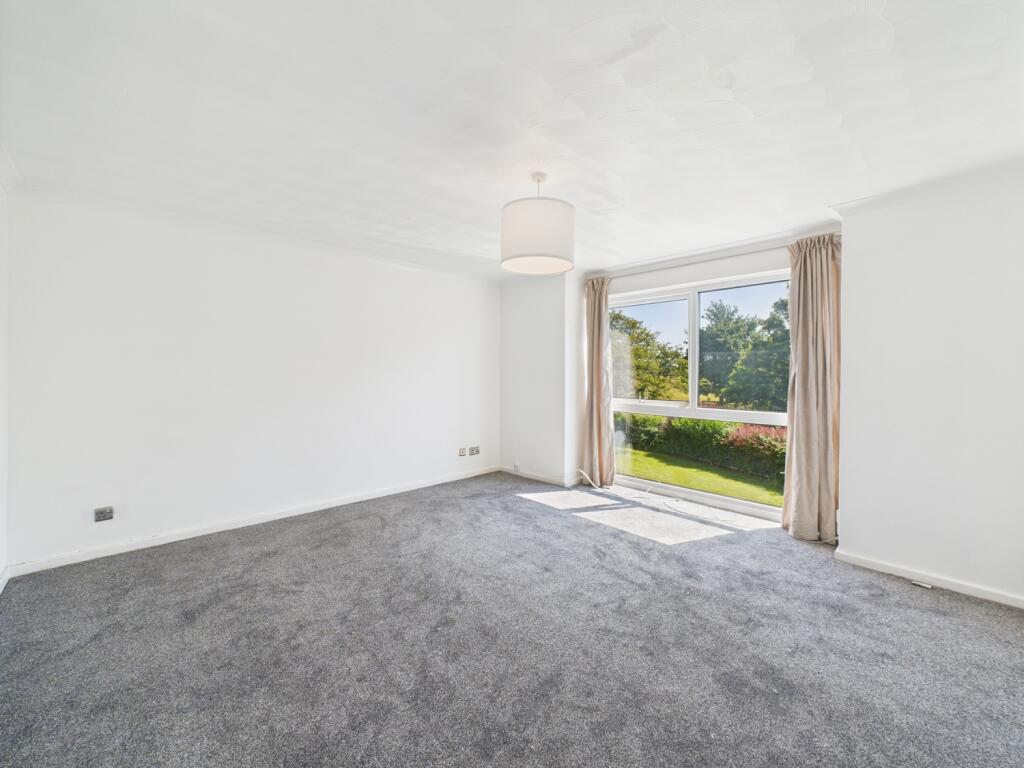 CAM02023G0-PR0144-STILL001