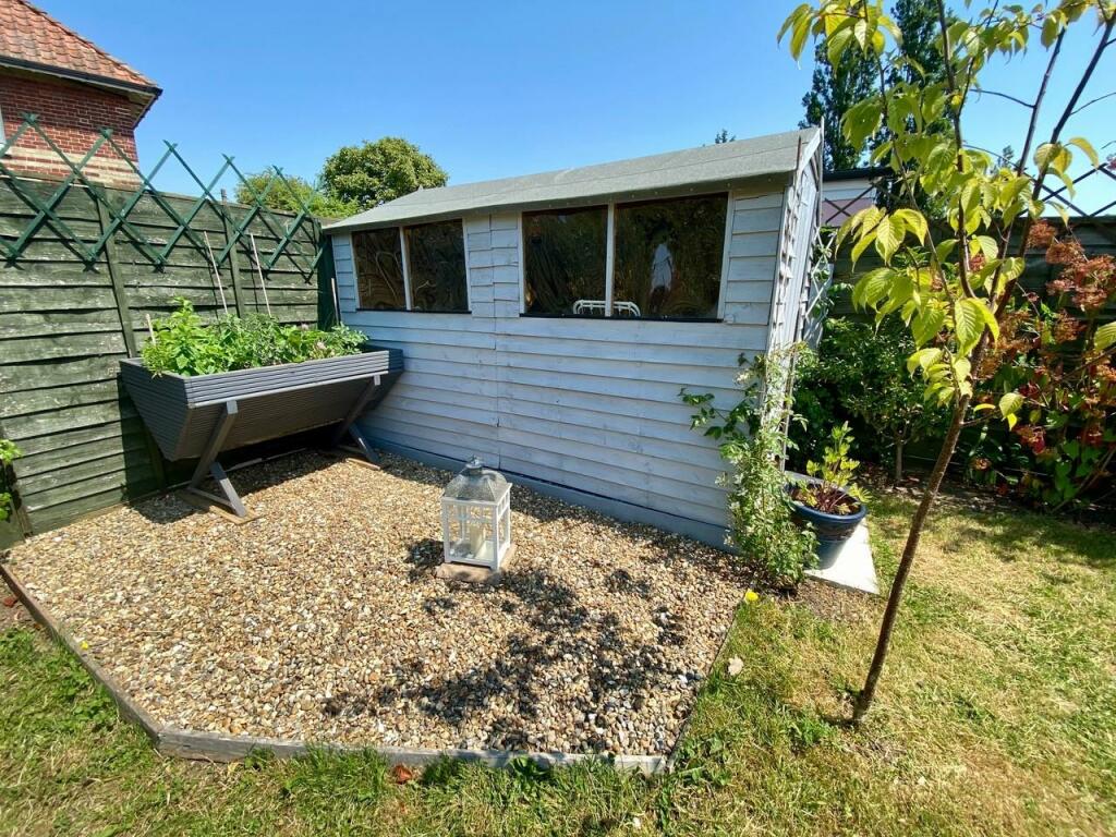 Shed.jpg