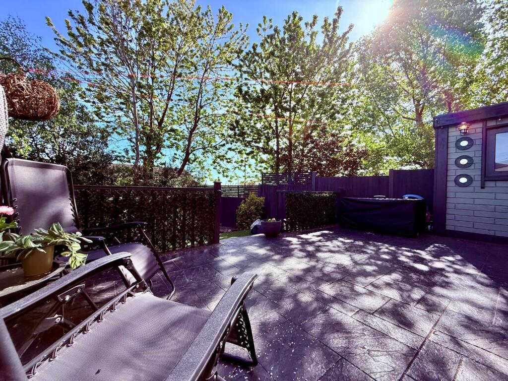 PATIO.jpg