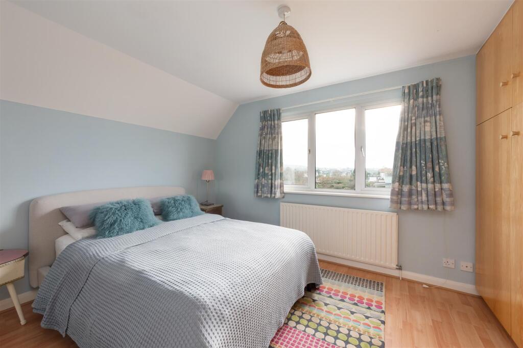 Island Wall, Whistable