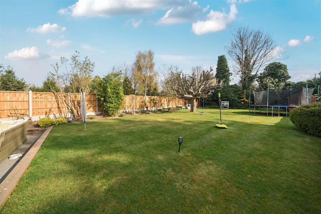 Norwich Way - Garden (2).jpg