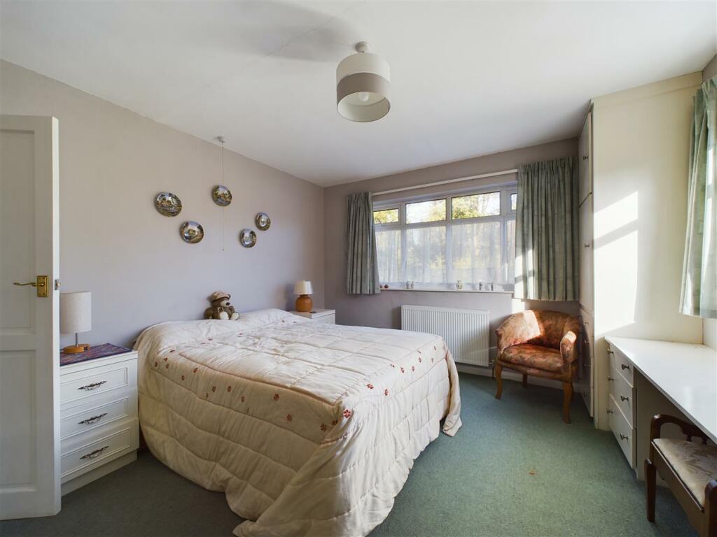 BEDROOM 1