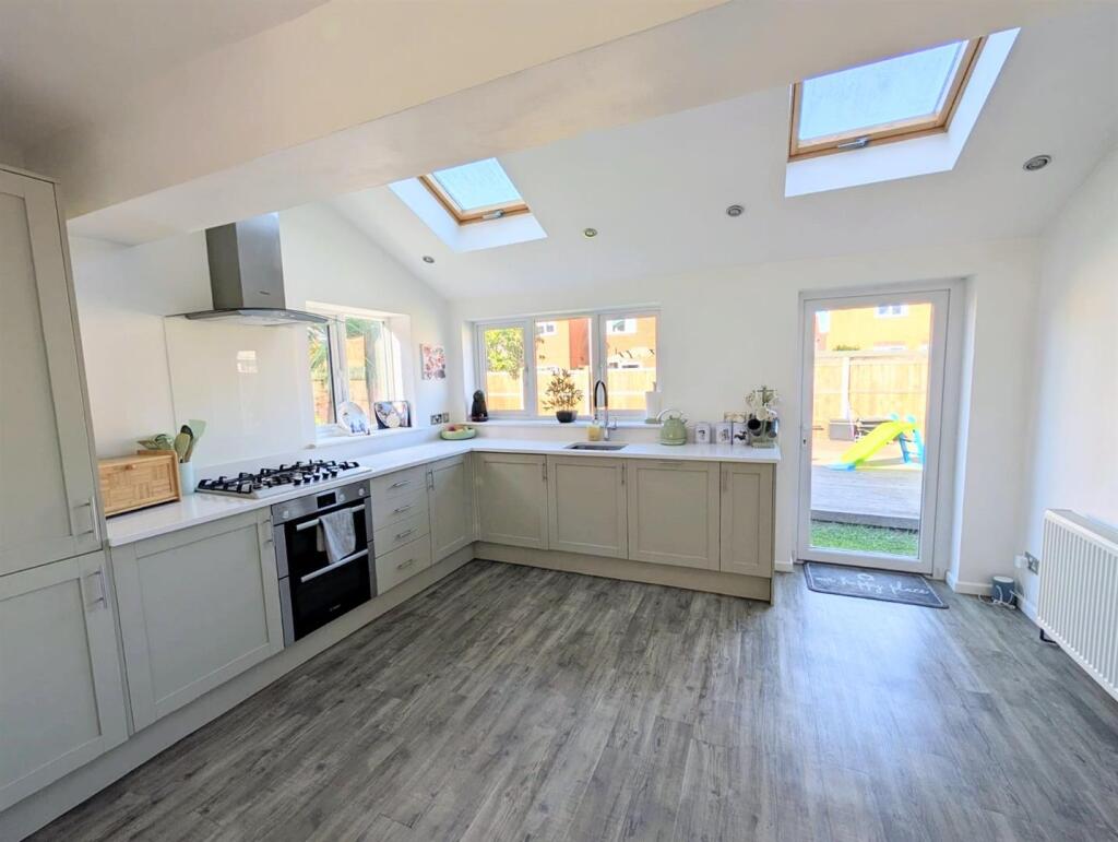 Kitchen Dining Area