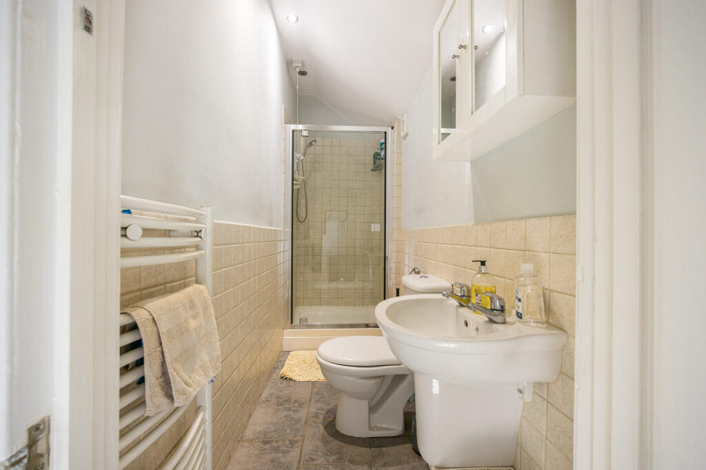 Shower room 2nd Floor