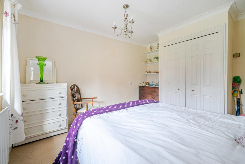 1354929-10-68c94c...