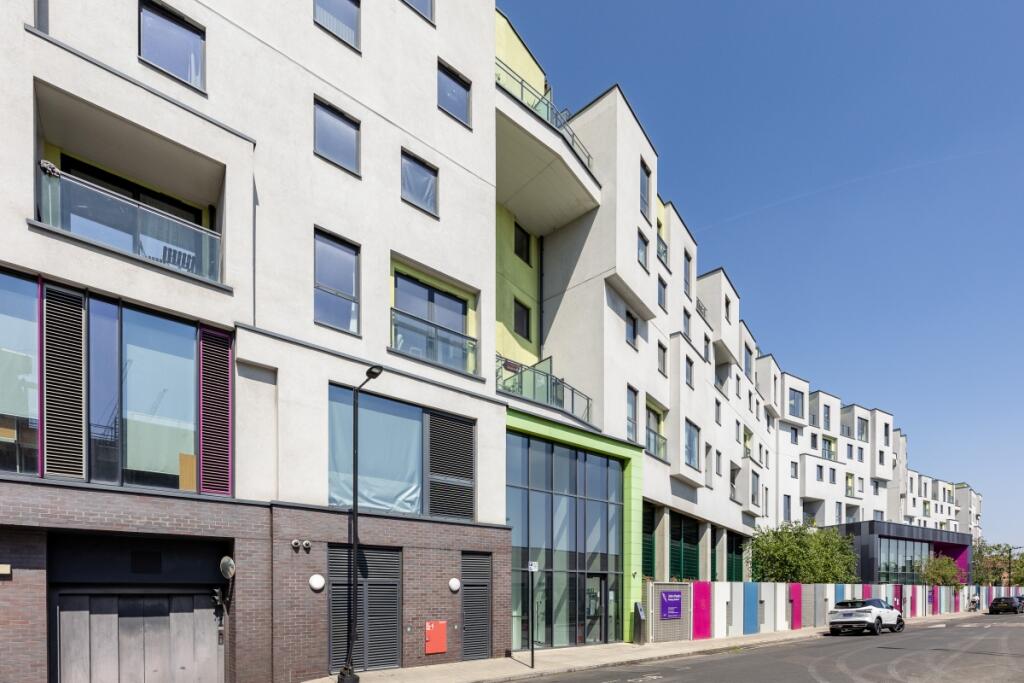 Hepburn House F2 ...