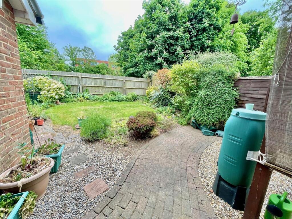 2 Oaklands Wood Garden.jpg