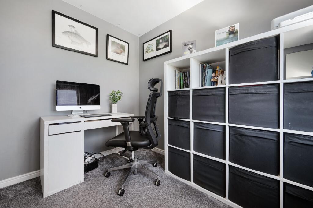 Bedroom 4 / Office